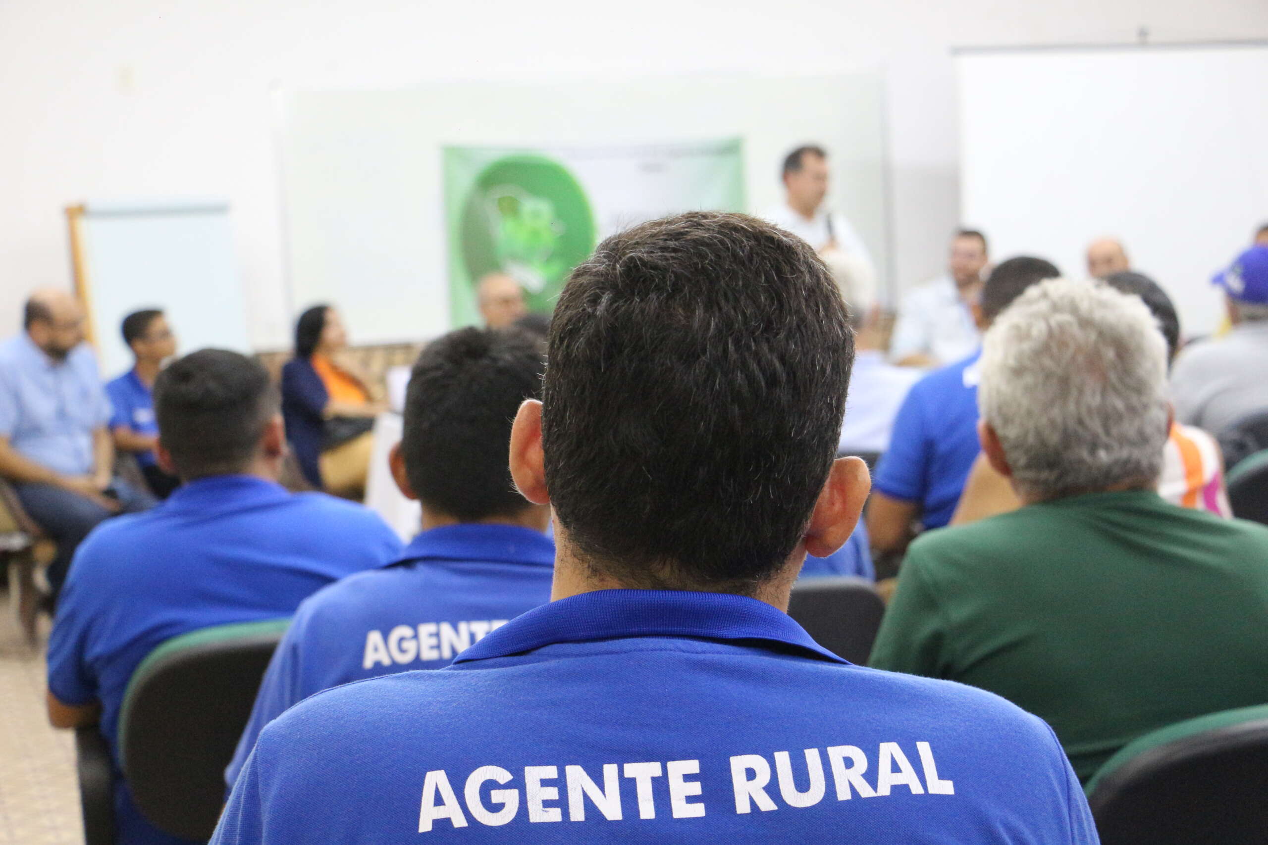 Agentes rurais são convocados para renovação de bolsas. Confira lista e local.